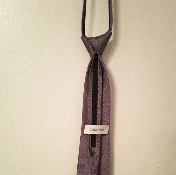 Calvin Klein, Boy's Zip-Up NeckTie - Picture 8 of 10